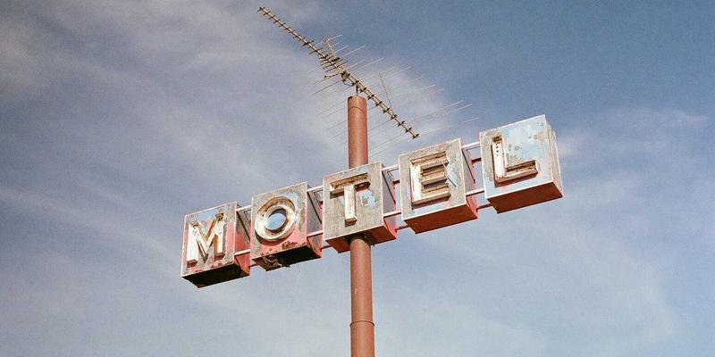 电子商务平台选型终极指南：SaaS、开源与自建系统的深度对比，赋能您的在线销售与SEO优化